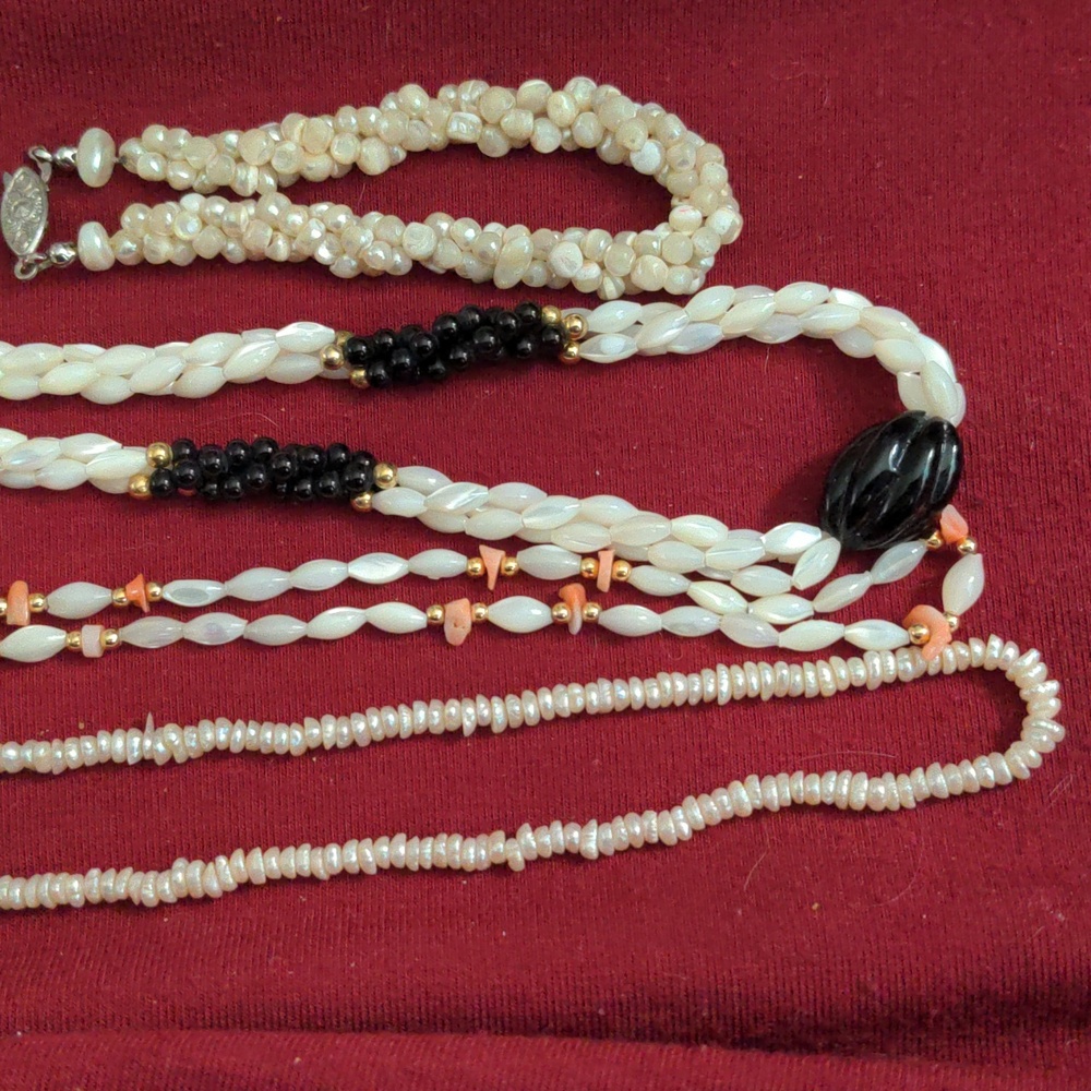 A226 🔥 5 For $35 🔥 Three Shell Necklaces and One Bracelet